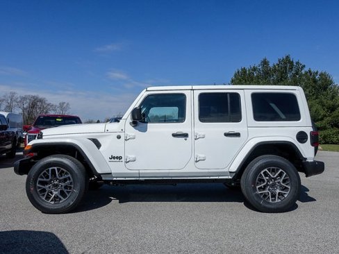 New 2025 Jeep Wrangler Sahara w/ Technology Group image 11