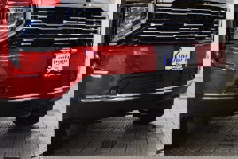 New 2026 Chevrolet Suburban Premier image 13