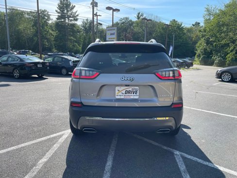 Used 2019 Jeep Cherokee Limited image 9