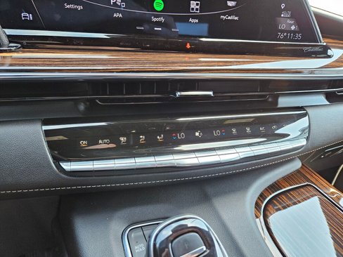 Used 2023 Cadillac Escalade ESV Premium Luxury image 23