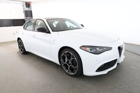 Used 2024 Alfa Romeo Giulia Ti image 3