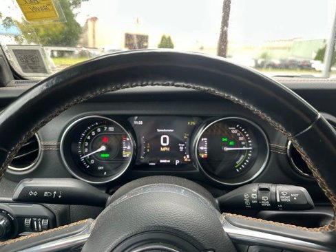 Used 2022 Jeep Wrangler Unlimited Sahara image 24