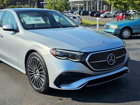 New 2026 Mercedes-Benz E 350 4MATIC Sedan image 2