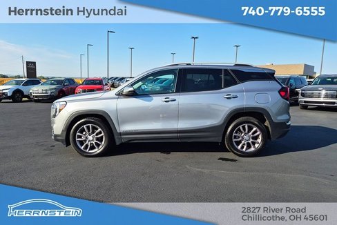 Used 2024 GMC Terrain SLT image 4