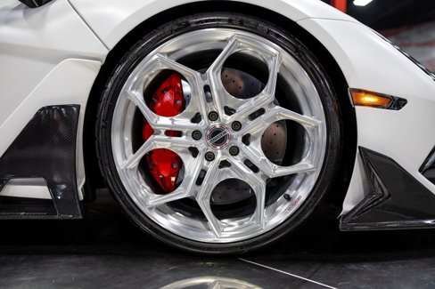 Used 2024 Lamborghini Revuelto image 36
