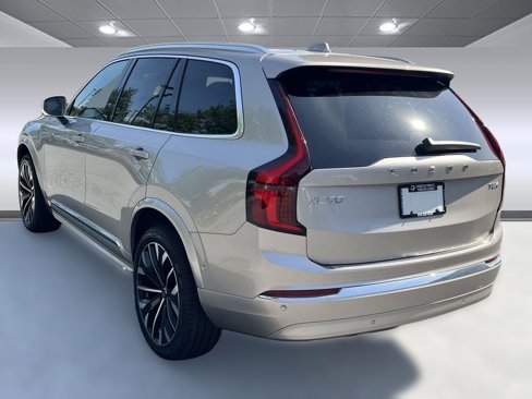 New 2026 Volvo XC90 T8 Plus image 3