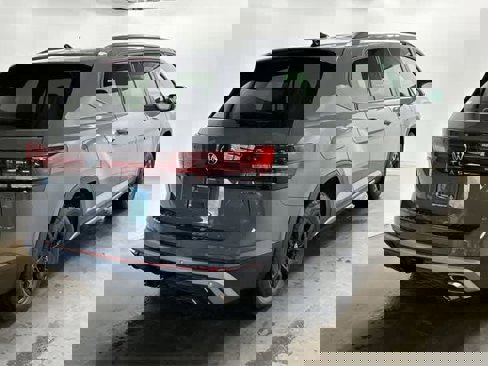 New 2025 Volkswagen Atlas Peak Edition SE image 31