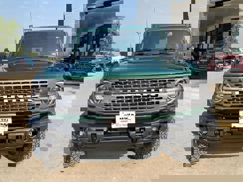 Used 2023 Ford Bronco Badlands w/ Sasquatch Package image 9