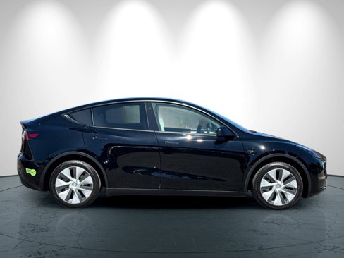 Used 2023 Tesla Model Y Long Range image 3