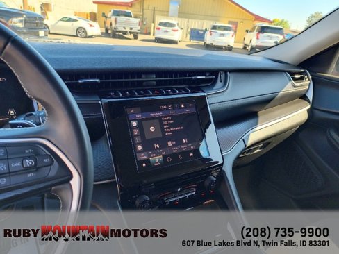 Used 2023 Jeep Grand Cherokee L Laredo image 20