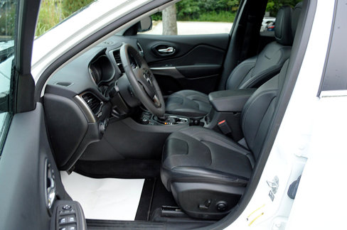 Used 2022 Jeep Cherokee Limited image 13