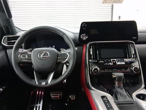 New 2025 Lexus LX 600 F Sport image 4