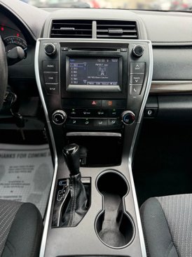 Used 2015 Toyota Camry LE image 21