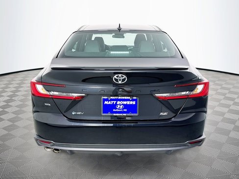 Used 2025 Toyota Camry SE image 6