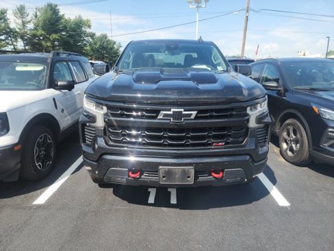 Used 2023 Chevrolet Silverado 1500 LT Trail Boss w/ LPO, Dark Essentials Package image 4