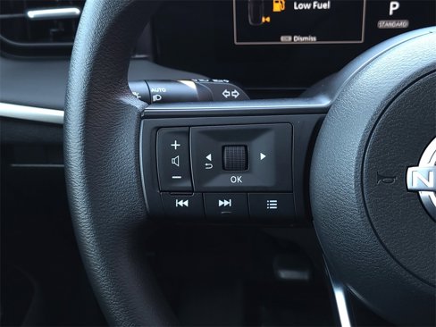 Used 2025 Nissan Kicks S image 21