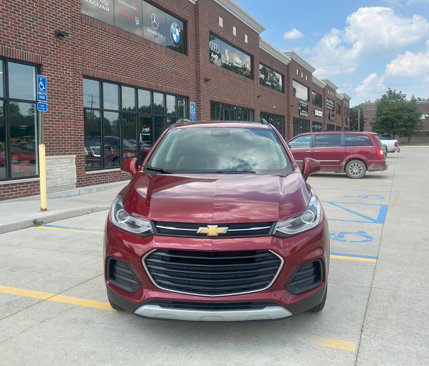 Used 2021 Chevrolet Trax LT w/ LT Convenience Package image 3