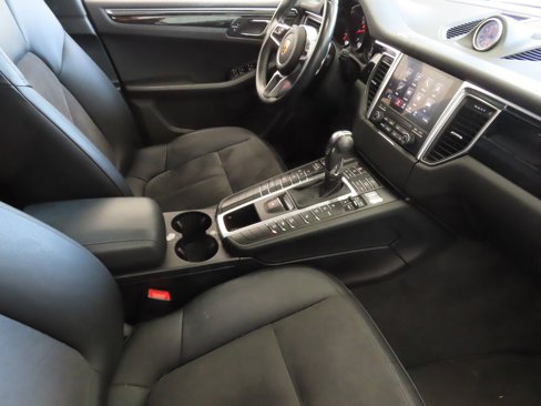 Used 2017 Porsche Macan image 25
