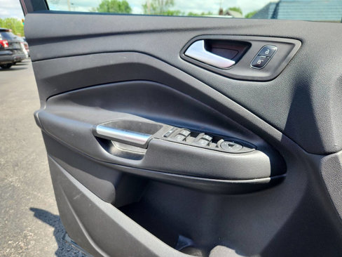Used 2017 Ford Escape SE image 13