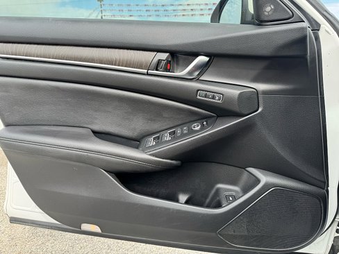 Used 2021 Honda Accord Touring image 26