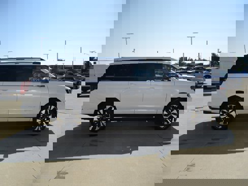 New 2025 Ford Expedition Max Platinum image 8