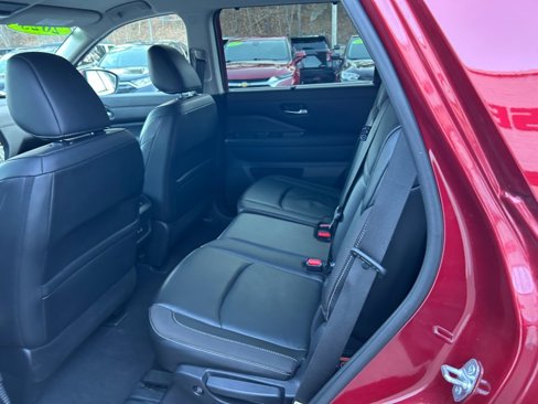 Used 2023 Nissan Pathfinder SL w/ Lighting Package (N92) image 9