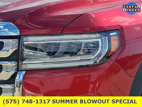 Used 2023 GMC Acadia SLT image 3
