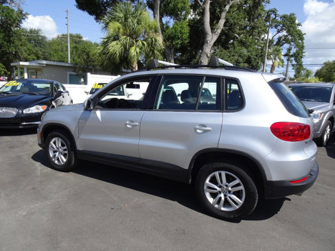 Used 2017 Volkswagen Tiguan S image 10