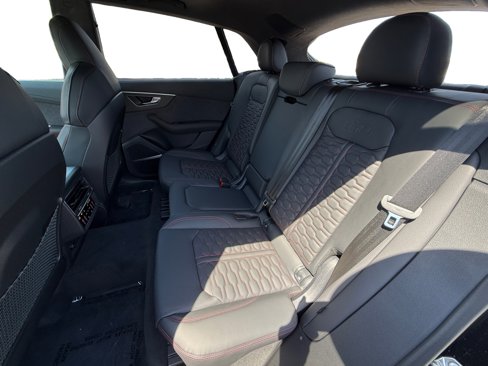 New 2025 Audi RS Q8 performance image 16