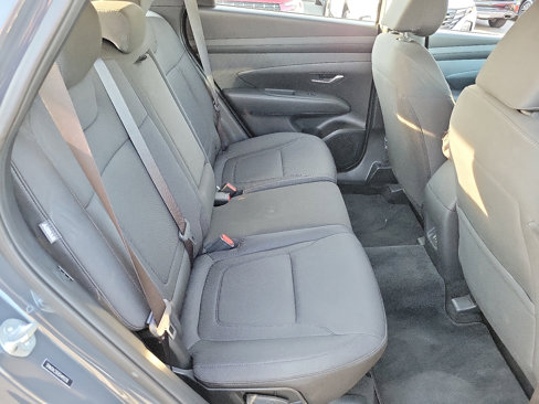 Certified 2025 Hyundai Tucson SE image 17