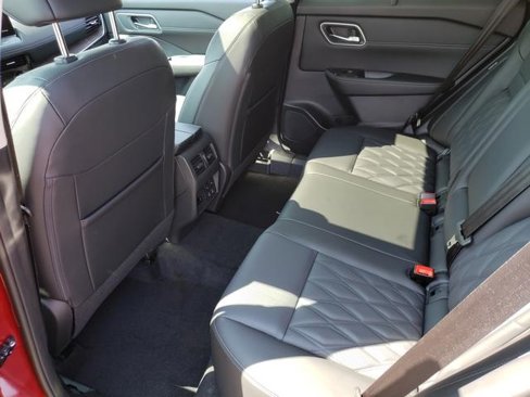 New 2026 Nissan Rogue Platinum image 17