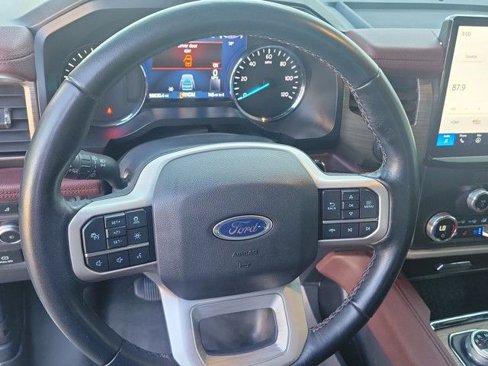 Used 2022 Ford Expedition Max Limited image 18