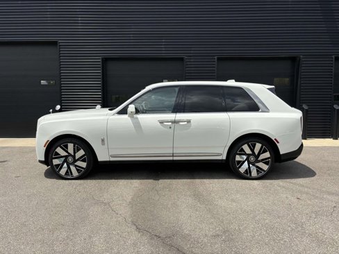 New 2025 Rolls-Royce Cullinan image 3