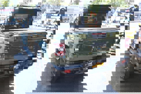 Used 2021 Jeep Gladiator Sport image 2