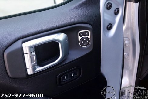 Used 2023 Jeep Wrangler Unlimited Sahara image 12