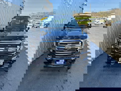 Used 2022 Ford F150 Limited image 3