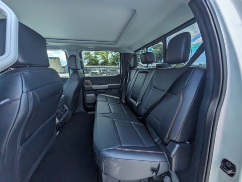 New 2025 Ford F450 Lariat w/ Lariat Ultimate Package image 13