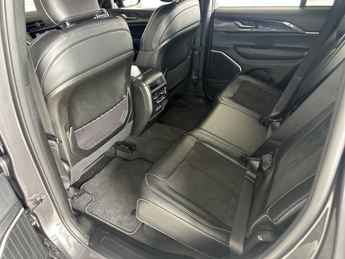 Used 2022 Jeep Grand Cherokee Altitude image 36