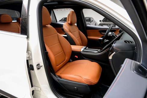 Used 2025 Mercedes-Benz GLC 300 image 34