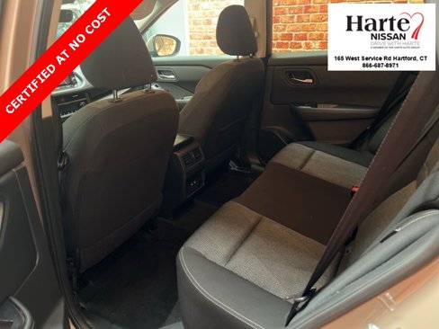 Used 2024 Nissan Rogue SV image 12