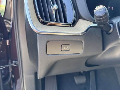 New 2026 Volvo XC60 B5 Core w/ Protection Package Premier image 18