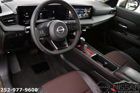 Used 2025 Nissan Kicks SR image 12