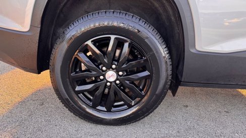 Used 2019 GMC Acadia SLT w/ LPO, Cargo Package image 19
