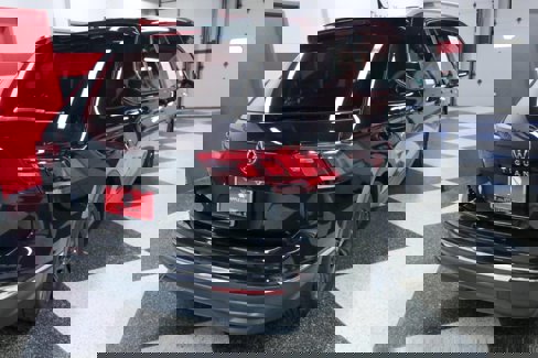 Used 2024 Volkswagen Tiguan SE image 34