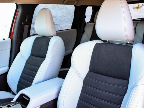 New 2025 Mitsubishi Outlander SE image 32