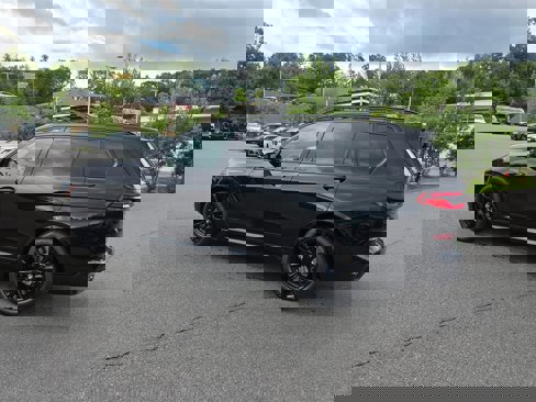 New 2026 BMW X7 M60i image 7