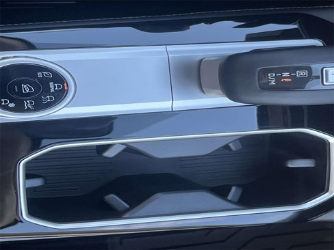 New 2025 Mitsubishi Outlander SE image 21