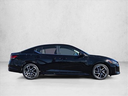 Used 2025 Nissan Sentra SR image 4