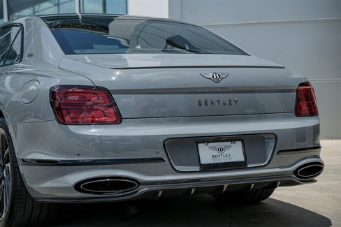 New 2025 Bentley Flying Spur Plug-In Hybrid image 16