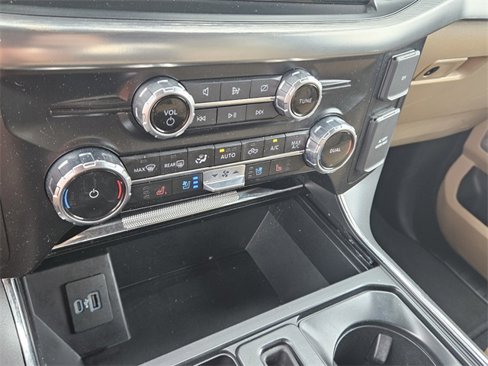 Used 2023 Ford F150 Lariat image 22